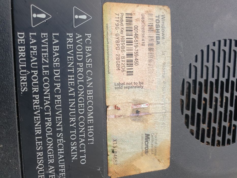 Toshiba satellite за ремонт или части.