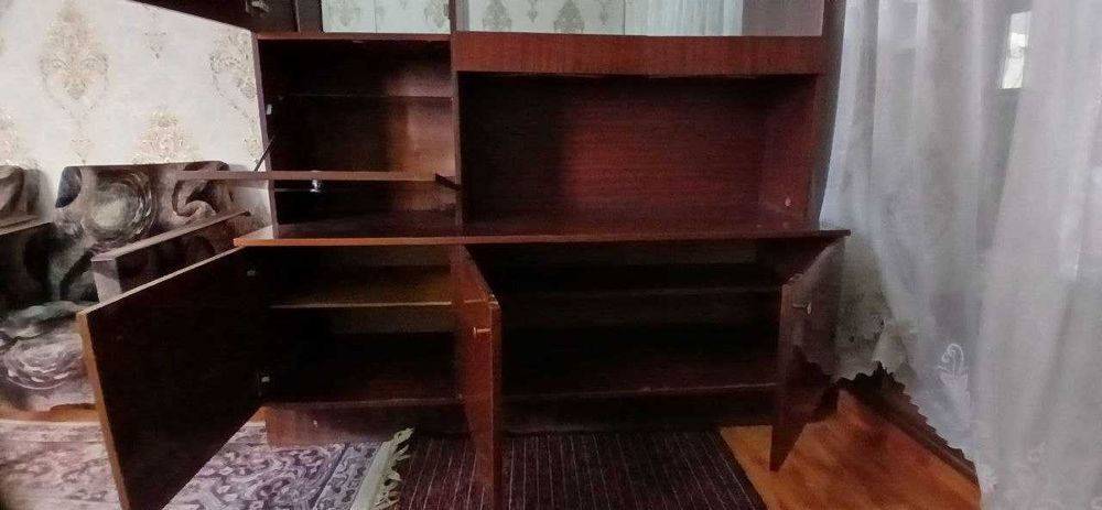 шкаф - сервант, прихожка , трюмо