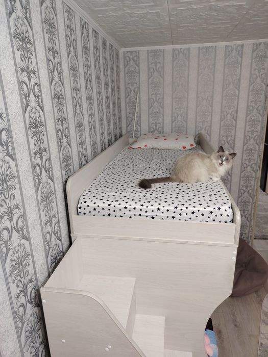 Продаём детскую кроватку