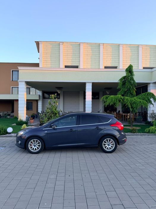 Vând Ford focus euro 5