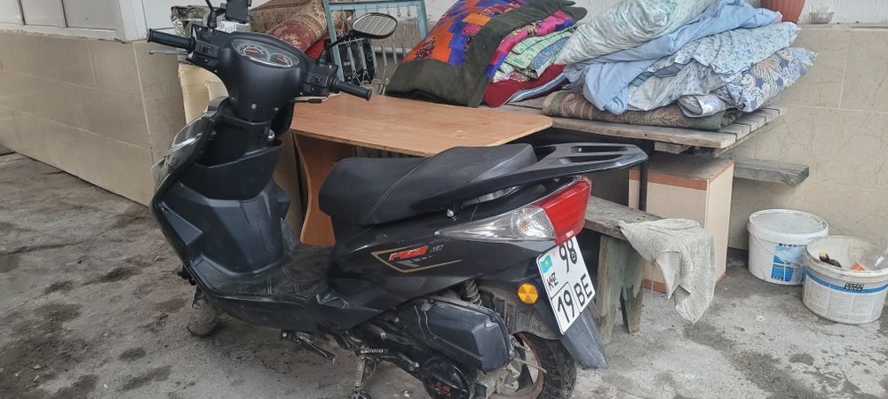 Скутер м8 про продается