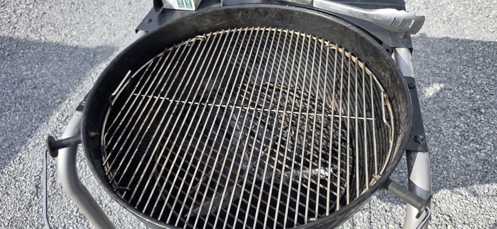 Weber Performer 57 см барбекю на дървени въглища + аксесоари