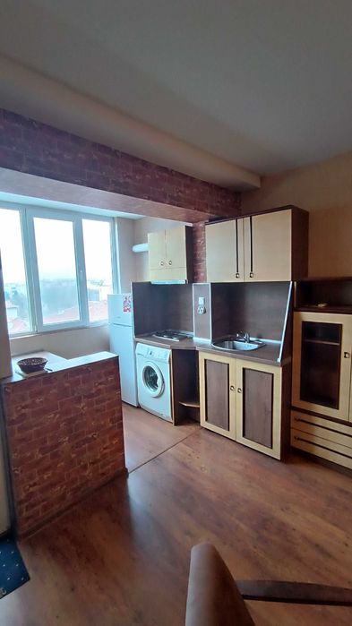 Двустаен апартамент в кв К.Париж