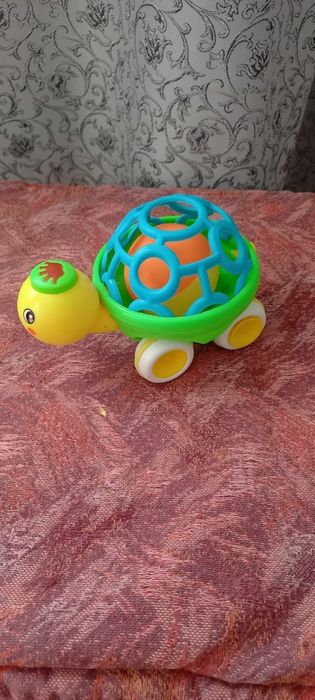 Продаются игрушки.