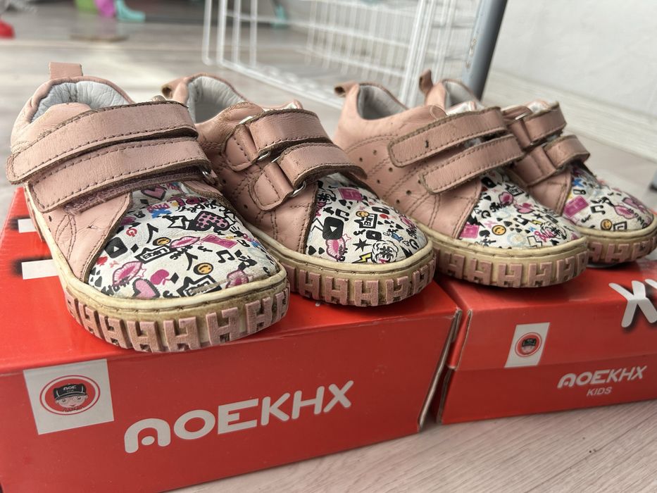 Продам детскую обувь