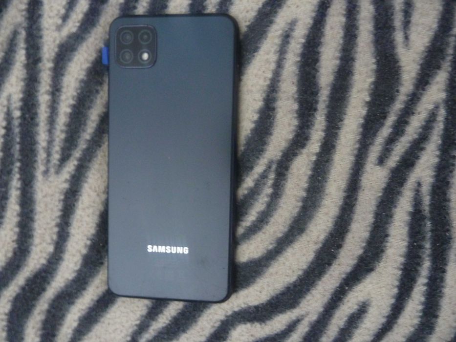 telefon samsung A22,dual sim 5 G,ram 4GB/64GB,arata foarte bine,merge foarte bine
