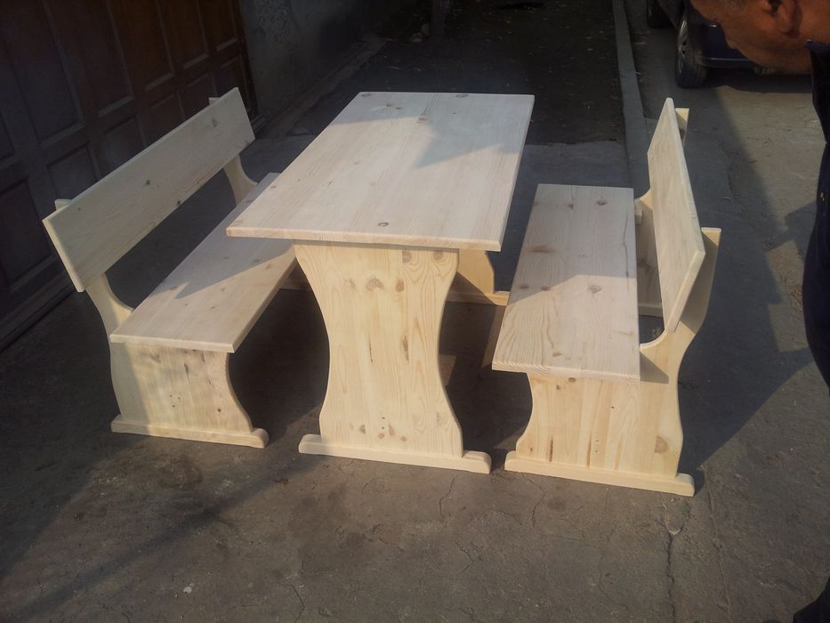 Баварски маси и пейки