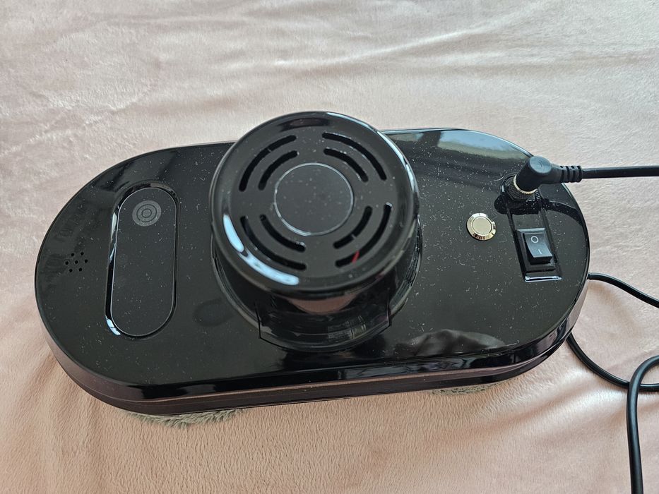 Автоматичен интелигентен смарт робот за почистване на прозорци