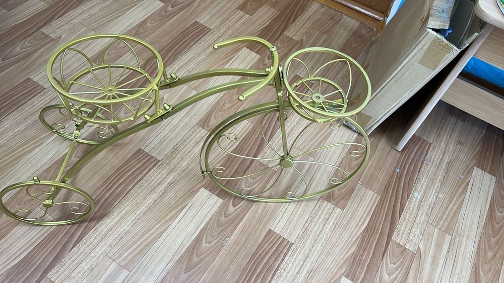Продам подставку для цветов