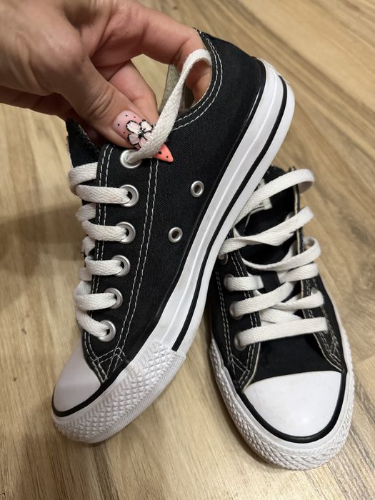 Оригинални черни класически кецове Converse ! 37 н
