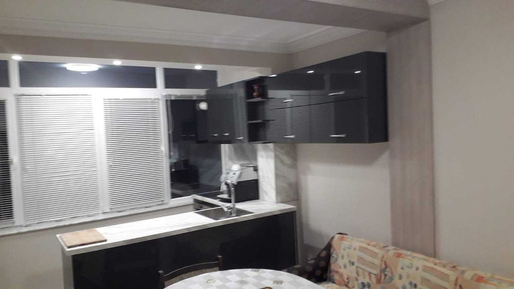 Вътрешни ремонти-Бояджийски услуги ,шпакловка, лепене на плочки и др.