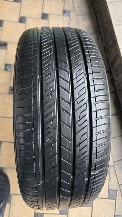 235/45/R18 kumho solus