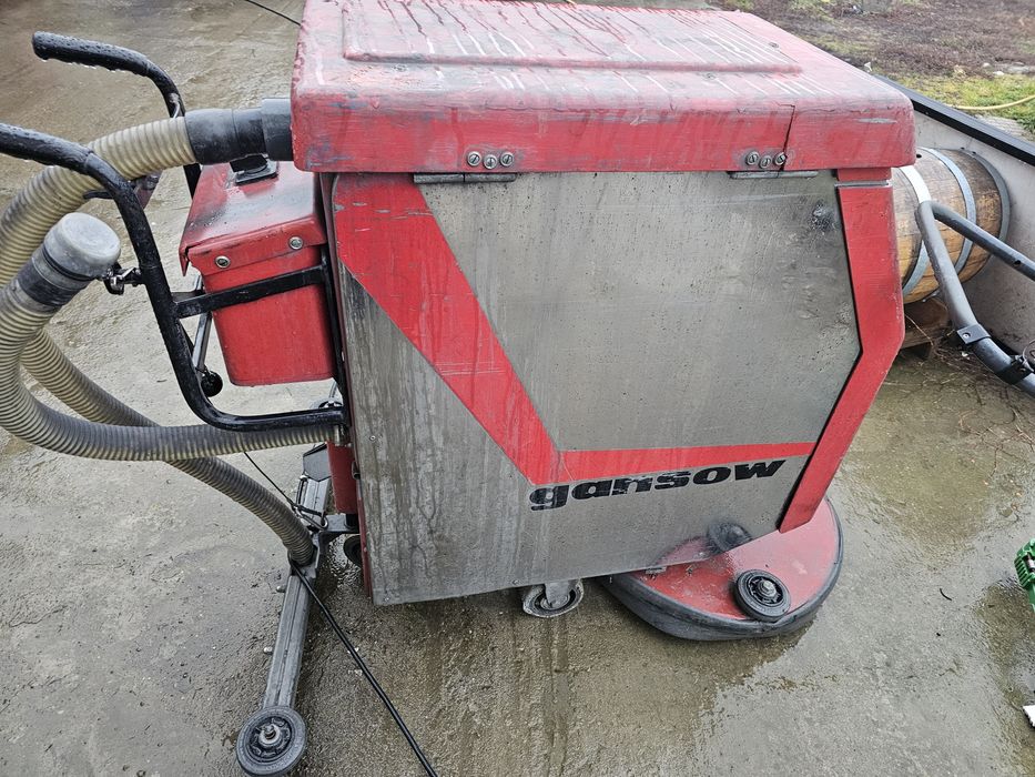 Подопочистваща машина 230v