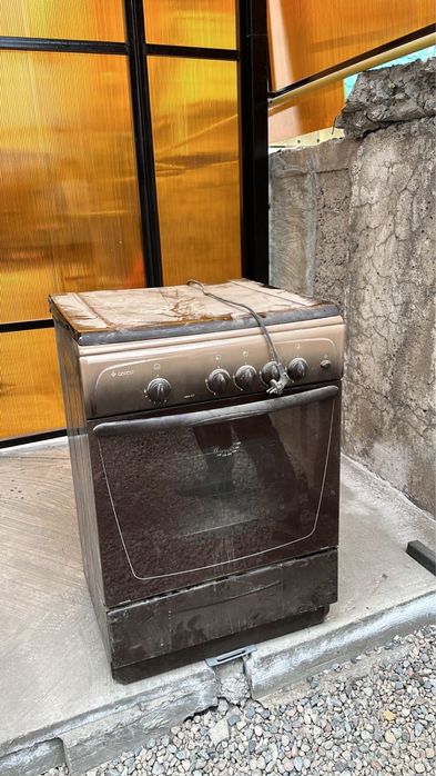 Продам газ плиту