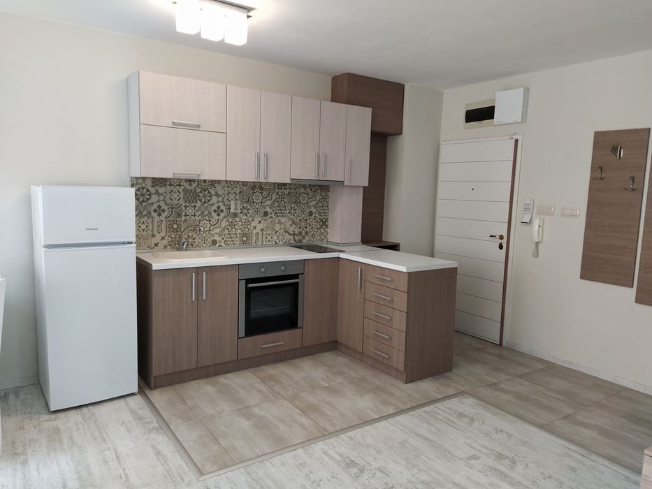 Тристаен Суперцентър