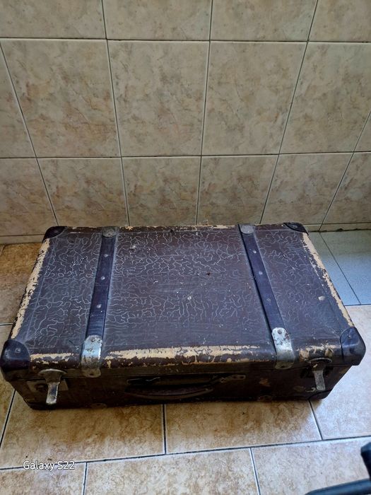 Ретро куфар ,използван, кафяв цвят