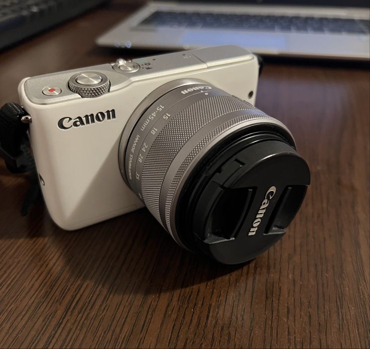 Canon EOS M10 cu 2 obiective