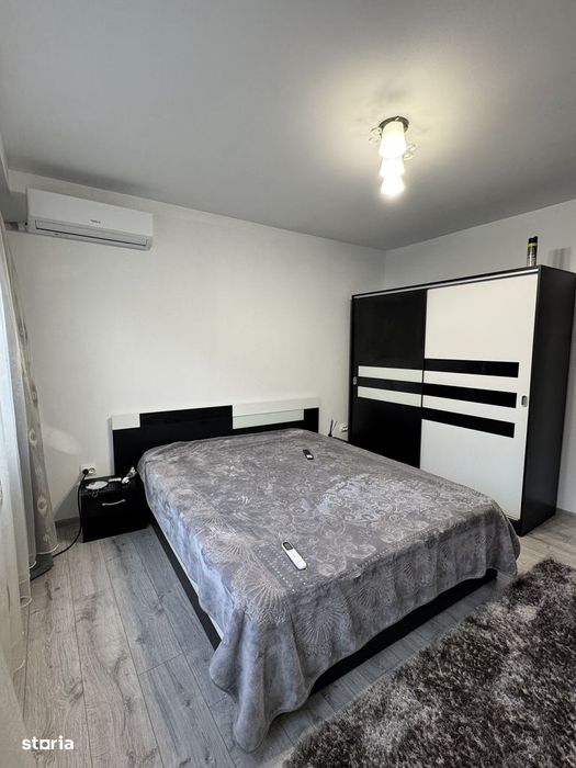 Apartament 4 camere, balcon, 110 mp, etaj 4