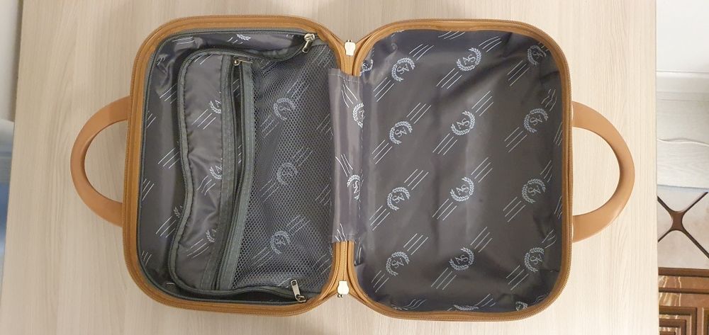 Чемодан для косметики