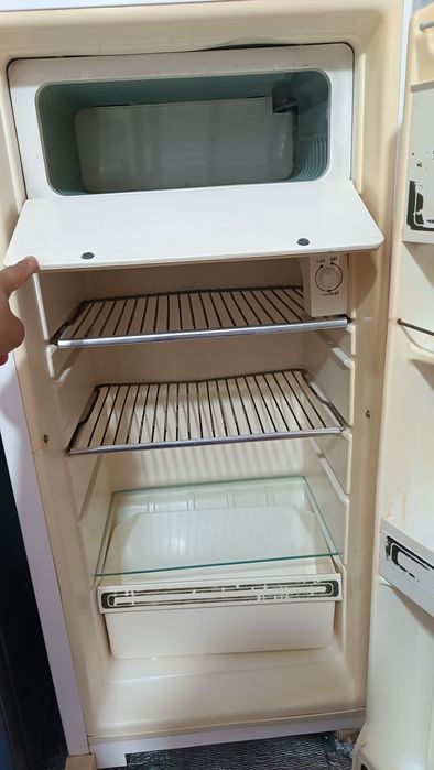 Rossiyiskiy Biryusa-3 1984 yil Xolodelnik yangidek, ishlashi zor