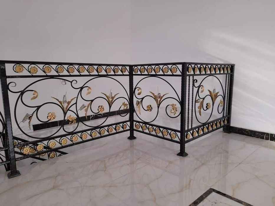Porți, panouri de gard, balustrade, scări interioare și exterioare.