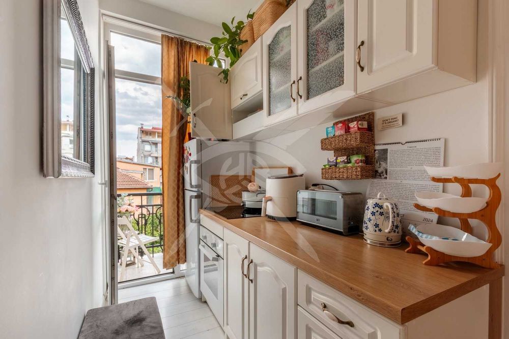 Продава се Тристаен апартамент в София, Център - 88 кв.м за 3012 €/кв.м - Снимка #7