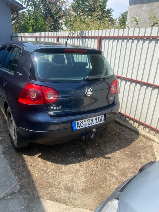 Se vinde vw golf 5