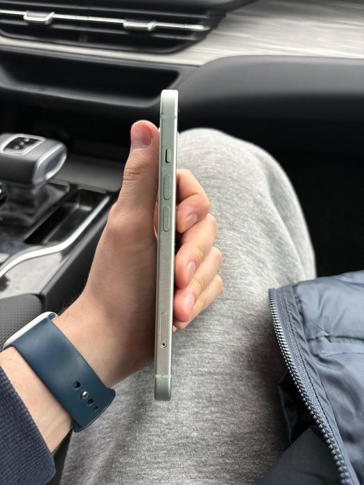 Продам iphone 15 на 256гб, iphone 15