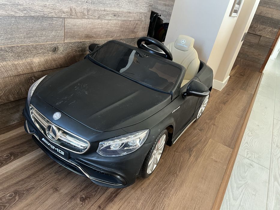 Детска акумулаторна кола Мерцедес