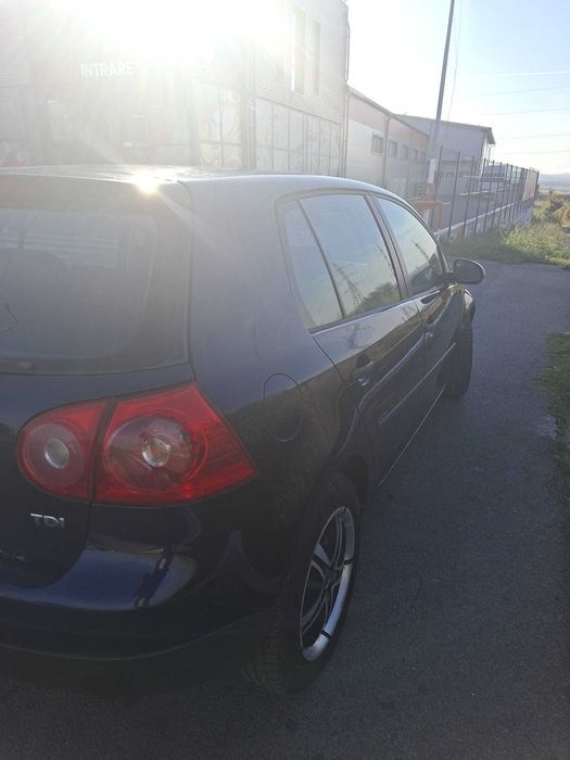 Volkswagen Golf diesel, 2.264 € — imagine 3