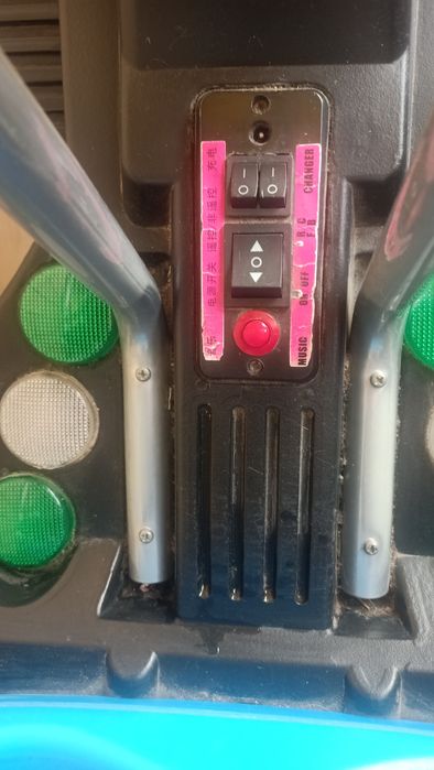 Продам детскую машинку