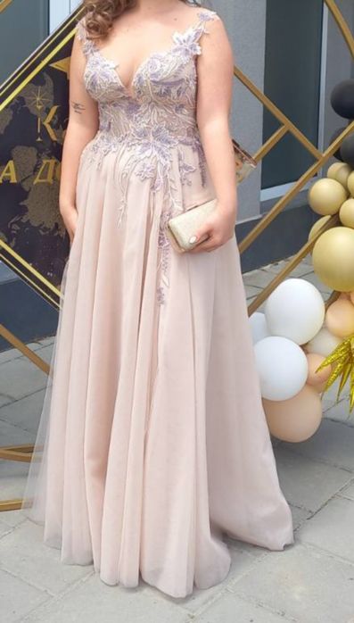 Продавам бална рокля