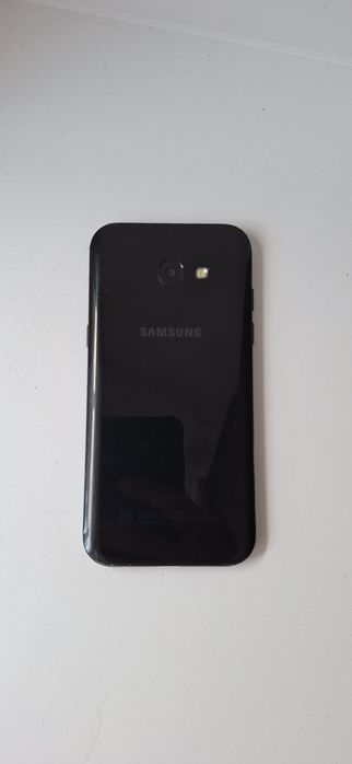 Продаётся самсунг А5  2017 г