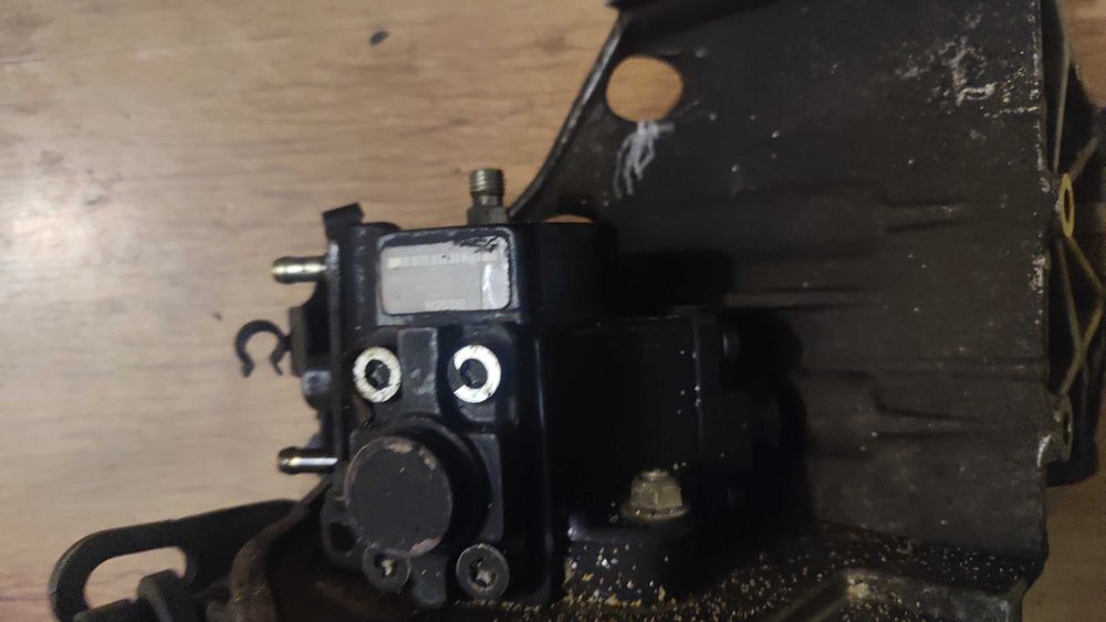 Opel Zafira Astra 1.9 дизел помпа горивна