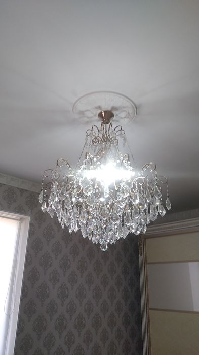 Люстра .В отличном состоянии.