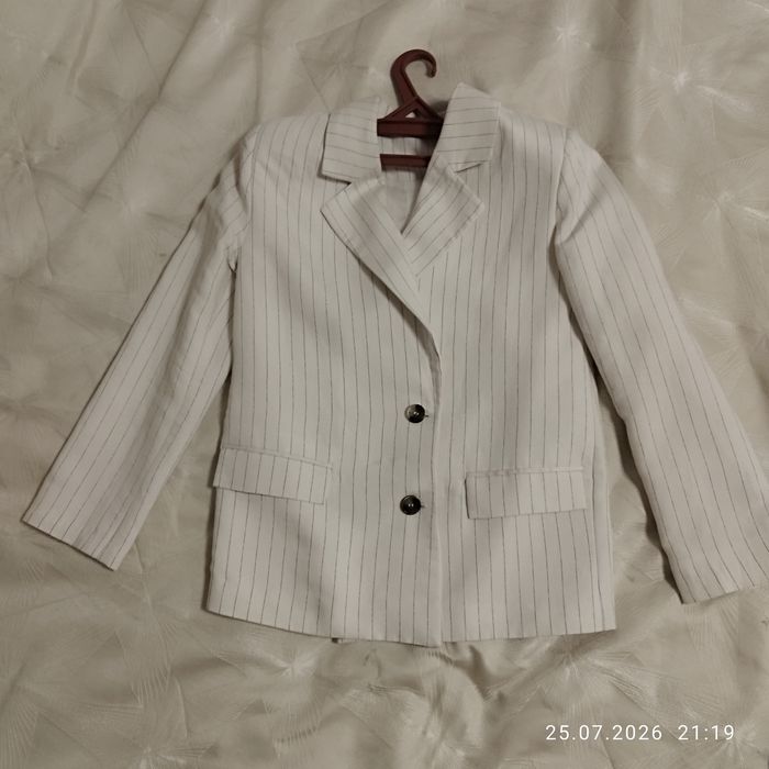 Продам женский костюм