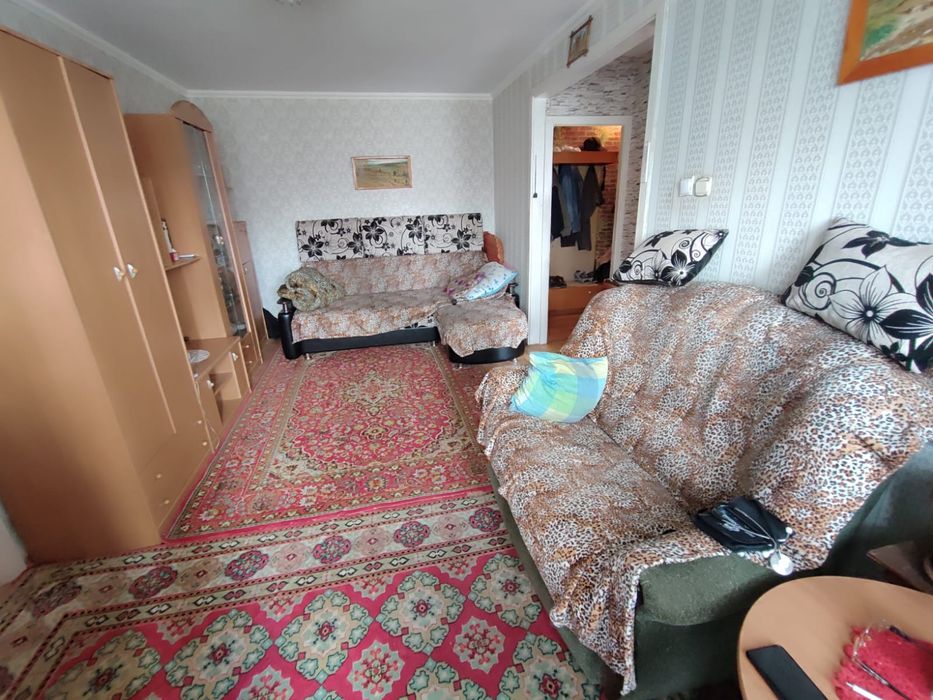 Продам  2 х комн. Квар. 2-27, 4 этаж