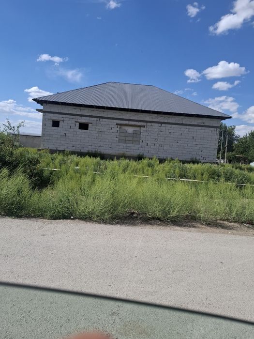 Жер уй сатылады.