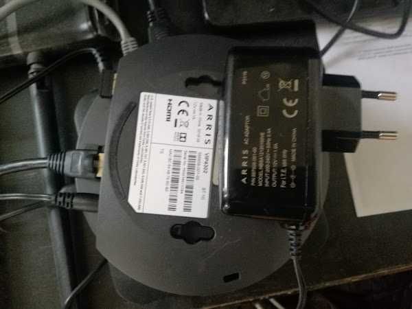 Arris VIP4303  компактен IP сет-топ бокс (приемник),