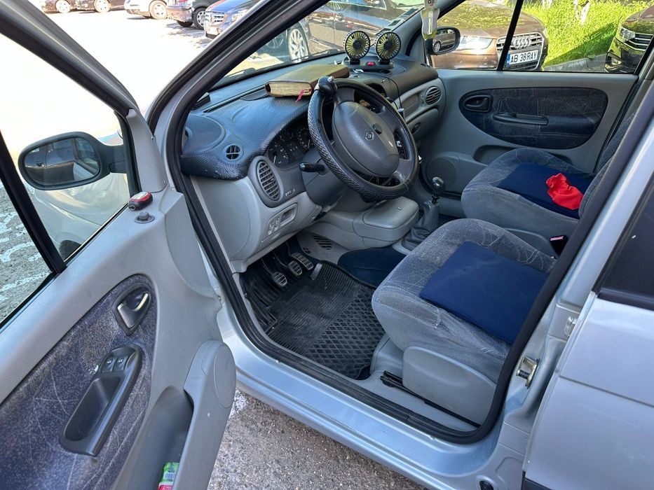 Vând Renault scenic