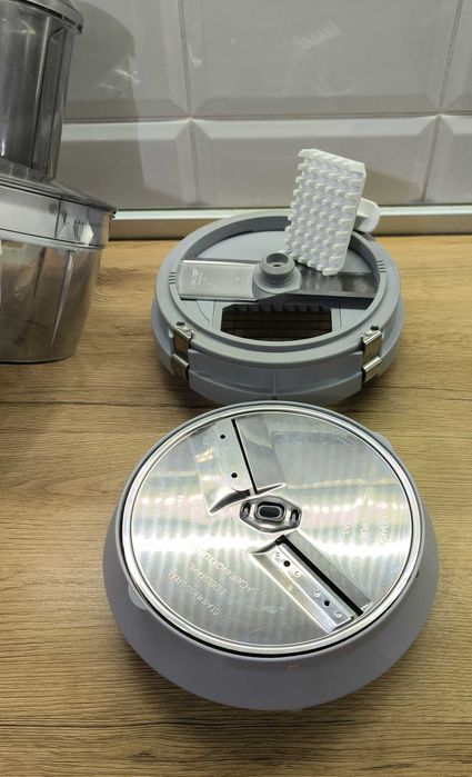 Кухненски робот BOSCH MUM54251