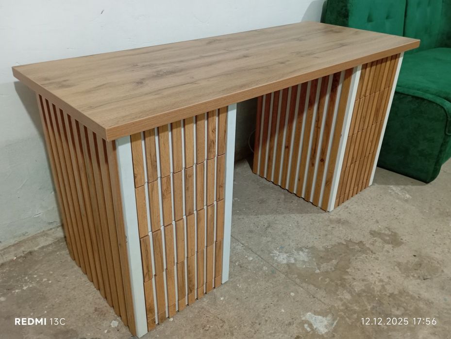 Распродажа Из МДФ письменный стол, компьютерный стол.