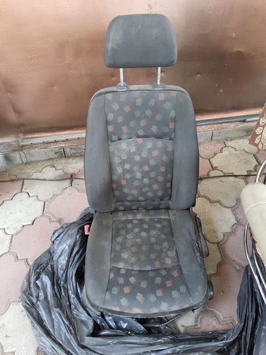 Автосидения от мерседес, капитанские.