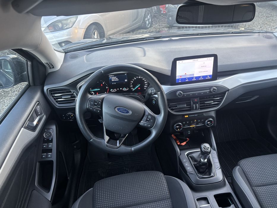 FORD Focus 2020 — imagine 5