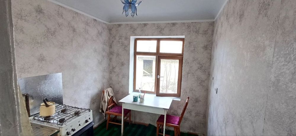 1 xonali kvartira sotiladi. Urganch, Zanalni, Sharq bozor.