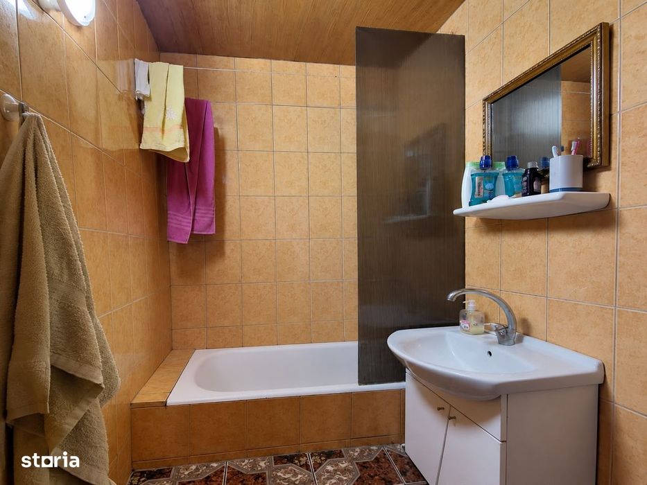 Garsonieră confort 1, etaj 1, zona Școlii Nr. 8, mobilat