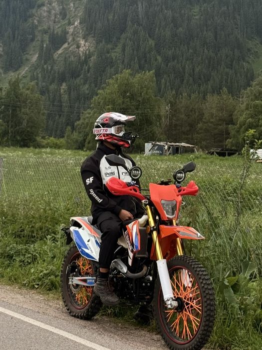 Эндуро обмен на iPhone 16 pro max/17 pro