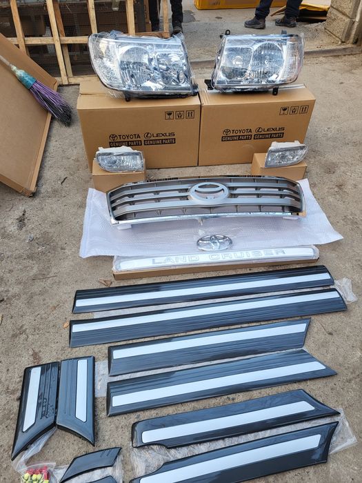 Молдинги на двери Land Cruiser 100