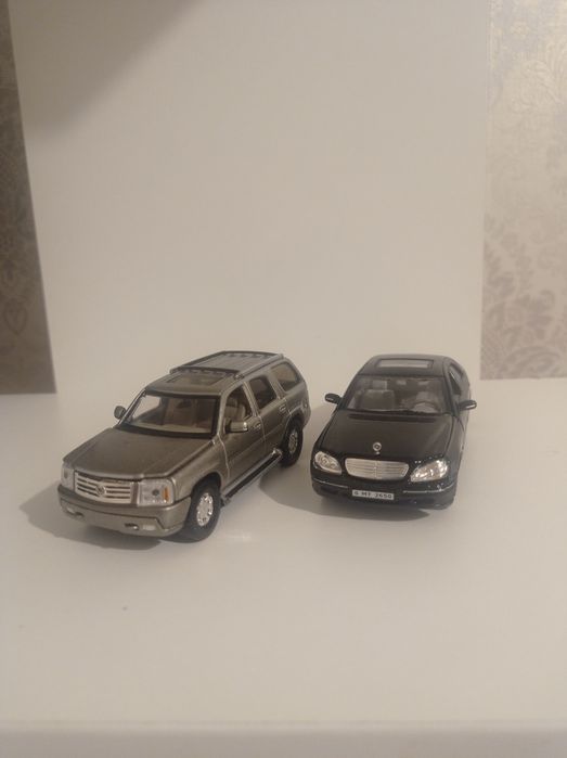 Модели Мерседес и Кадилак в масштабе 1/43! Цена за обе
