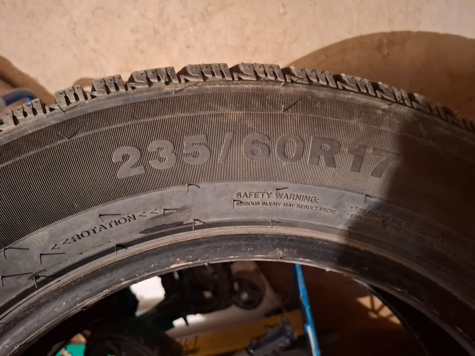Продам покрышки r17